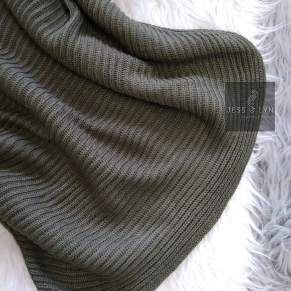 🆕 JAMESYN- Olive Oversized Boyfriend Knit Sweater w/Open Arm Detail - Picture 13 of 16